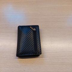 المحافظ Fall Diamanka، كما تم الإبلاغ عنه بواسطة Regio Limburg - Leuven عبر iLost