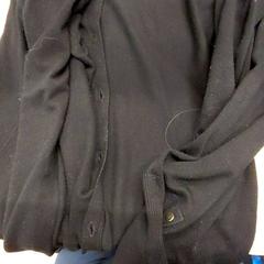 Colete femme noir, como reportado por IKEA Strasbourg utilizando o iLost