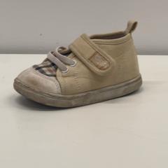 靴片方, come riportato da IKEA Tokyo-Bay utilizzando iLost