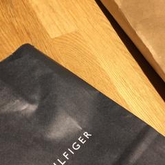 Bolsa, ha sido reportado por Designer Outlet Roermond con iLost