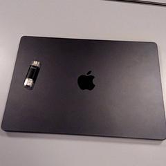 Notebook Apple, jak nahlášeno Vrije Universiteit Amsterdam pomocí iLost