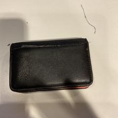 지갑(하위 카테고리) Seri, frankrijk., iLost를 사용하여 Gemeente Amsterdam에 보고됨