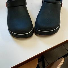 Kleding - schoenen, segundo informou Centraal magazijn usando iLost