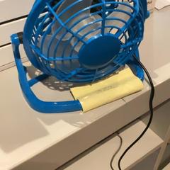 Fan Blue, como reportado por MEININGER Hotel Paris Porte de Vincennes utilizando o iLost