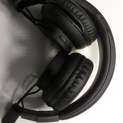 سماعات الرأس، كما تم الإبلاغ عنه بواسطة Centraal magazijn عبر iLost