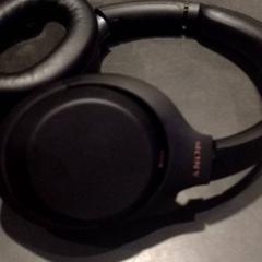 Auriculares Sony, ha sido reportado por TivoliVredenburg con iLost