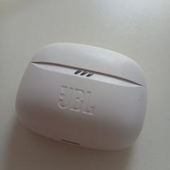 Jbl tune oplaadcase (white) an iLost gemeldet