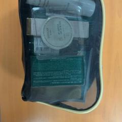 Sminkeveske, som rapportert av ibis Schiphol Amsterdam Airport ved bruk av iLost