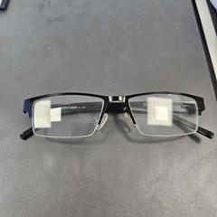 Szemüveg, amint azt IKEA Åsane az iLost segítségével jelentette.