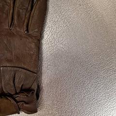 Gloves, as reported by IKEA Bratislava using iLost