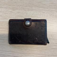 Porta-cartões M. Van Doorn, como reportado por Gemeente Arnhem utilizando o iLost