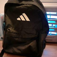 Zaino zwart Adidas, come riportato da Bobbejaanland utilizzando iLost