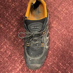 Cipő Black and orange, amint azt ibis Styles Rotterdam Ahoy az iLost segítségével jelentette.