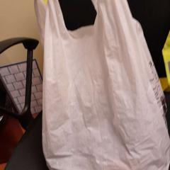 Taška plastique blanc, ako bolo nahlásené TCL pomocou iLost