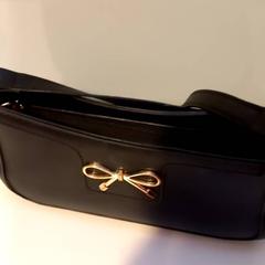 Women's jacket, as reported by Arriva Limburg Noord using iLost