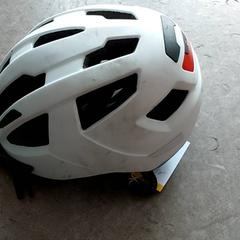 Diverse - Helm, jak nahlášeno Regio Oost-Vlaanderen pomocí iLost