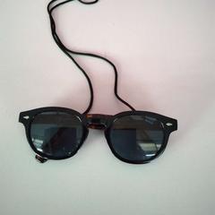 Occhiali da sole, come riportato da Twisto utilizzando iLost