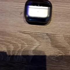 Airpod, come riportato da EBS Tramplein utilizzando iLost