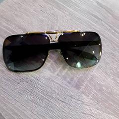 Ulleres de sol, segons ha informat EBS Tramplein mitjançant iLost