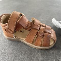 Leather sandal skofus child, ha sido reportado a iLost
