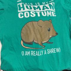 셔츠, iLost를 사용하여 Amsterdam ID Aparthotel에 보고됨