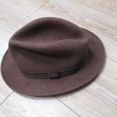 Hat Donker Bruin, as reported by IKEA Heerlen using iLost