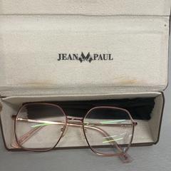 Estuche para lentes con lentes Brunt etui, segundo informou IKEA Sørlandet usando iLost