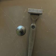 Razor, amint azt Conscious Hotel Westerpark az iLost segítségével jelentette.