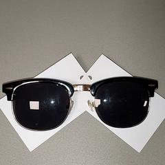 Ulleres, segons ha informat Centraal magazijn mitjançant iLost