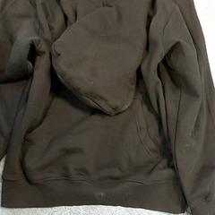 Kleding - Hoodie Zwart, ha sido reportado por Centraal magazijn con iLost
