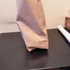 حقائب حمل وحقائب اليد papier marron، كما تم الإبلاغ عنه بواسطة TCL عبر iLost