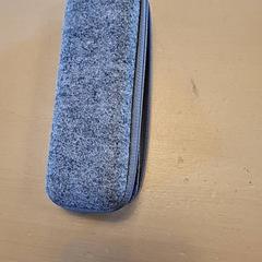 Estuche para gafas con gafas, ha sido reportado por Avonturenboerderij Molenwaard con iLost