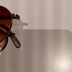 Sunglasses, as reported by De Efteling using iLost