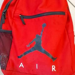 Mochila, como reportado por Regio Antwerpen - Brussel utilizando o iLost