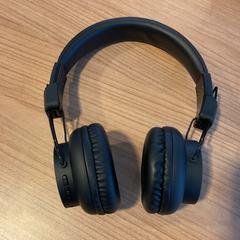 Écouteurs, a été signalé par Breng Arnhem utilisant iLost