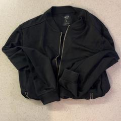 Chaqueta, ha sido reportado por Ziekenhuis Oost-Limburg con iLost
