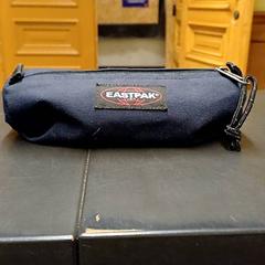 Škatuľa, ako bolo nahlásené Universiteit Gent - Faculteitsbibliotheek LW pomocou iLost