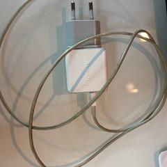 Adaptador, segons ha informat Room Mate Bruno mitjançant iLost