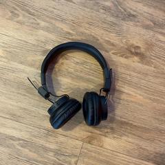 Hoofdtelefoon がiLostで Arriva Limburg Noord によって報告されました