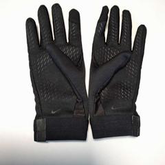 Gants, a été signalé par Twisto utilisant iLost