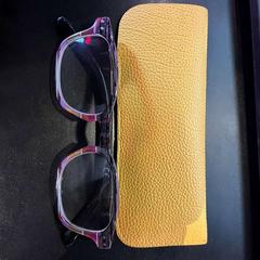 Eguzkitako betaurrekoak READING GLASSES PURPLE, gisa salatu by Leonardo Hotel Amsterdam Rembrandtpark iLost erabiliz