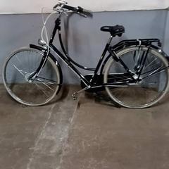 Bicikli Batavus Zwart, amint azt Fietsdepot Hasselt az iLost segítségével jelentette.