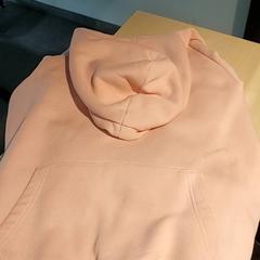 Kleding - hoodie، كما تم الإبلاغ عنه بواسطة Centraal magazijn عبر iLost