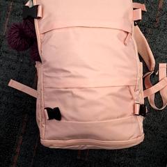 배낭 Roze, iLost를 사용하여 Connexxion Amstelland-Meerlanden Schiphol Noord에 보고됨