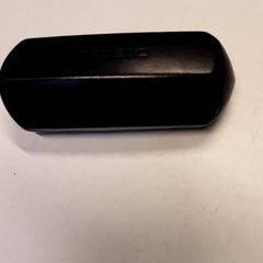 Brillenetui, gemeldet von Qbuzz ZHN über iLost