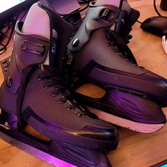 Schlittschuhe Zwarte adventure schaatsen, gemeldet von Schaatsbaan Rotterdam über iLost