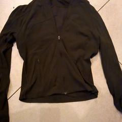 Camisa, como reportado por Leonardo Royal Hotel Amsterdam utilizando o iLost