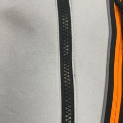 Sweatshirt jacke, a été signalé par Movie Park Germany utilisant iLost