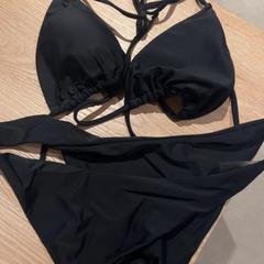 Fatos de banho, como reportado por Van der Valk Hotel Eindhoven - Best utilizando o iLost