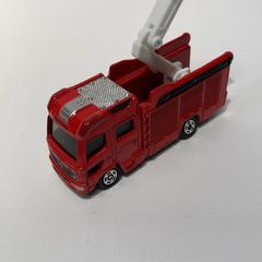 ミニカー, come riportato da IKEA横浜 utilizzando iLost